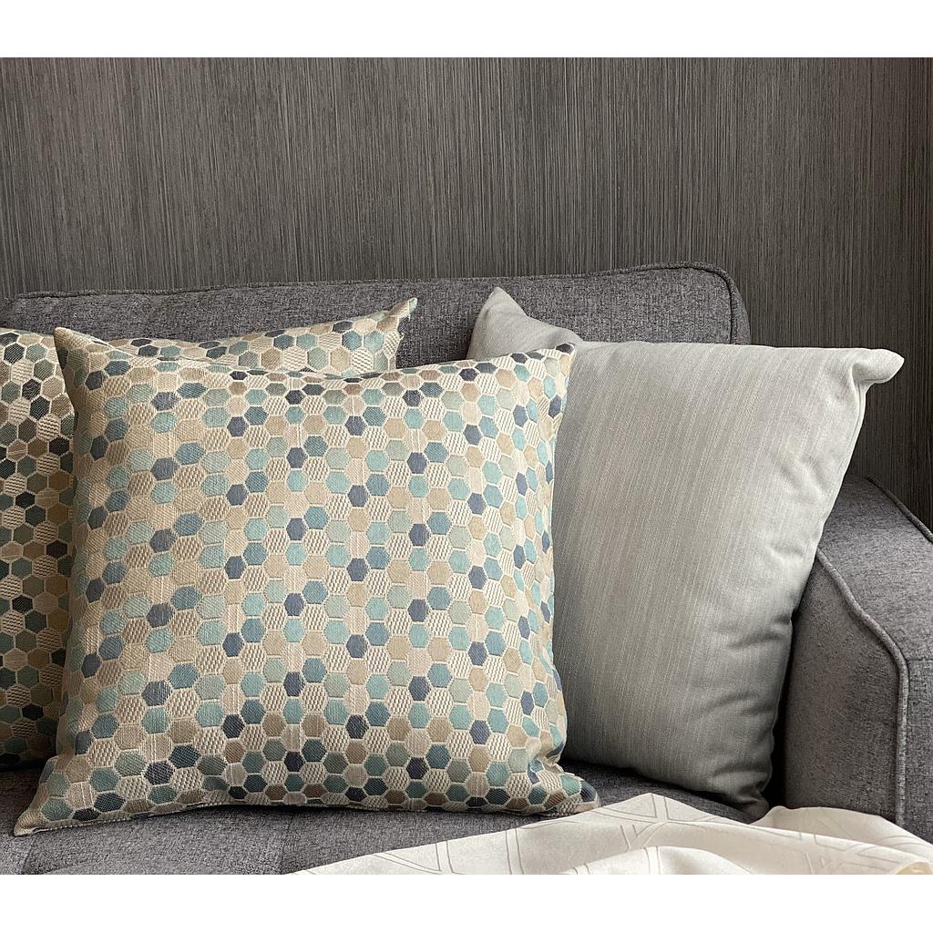 COJIN CUADRADO LF VARIOS COLORES (47 x 47cm)